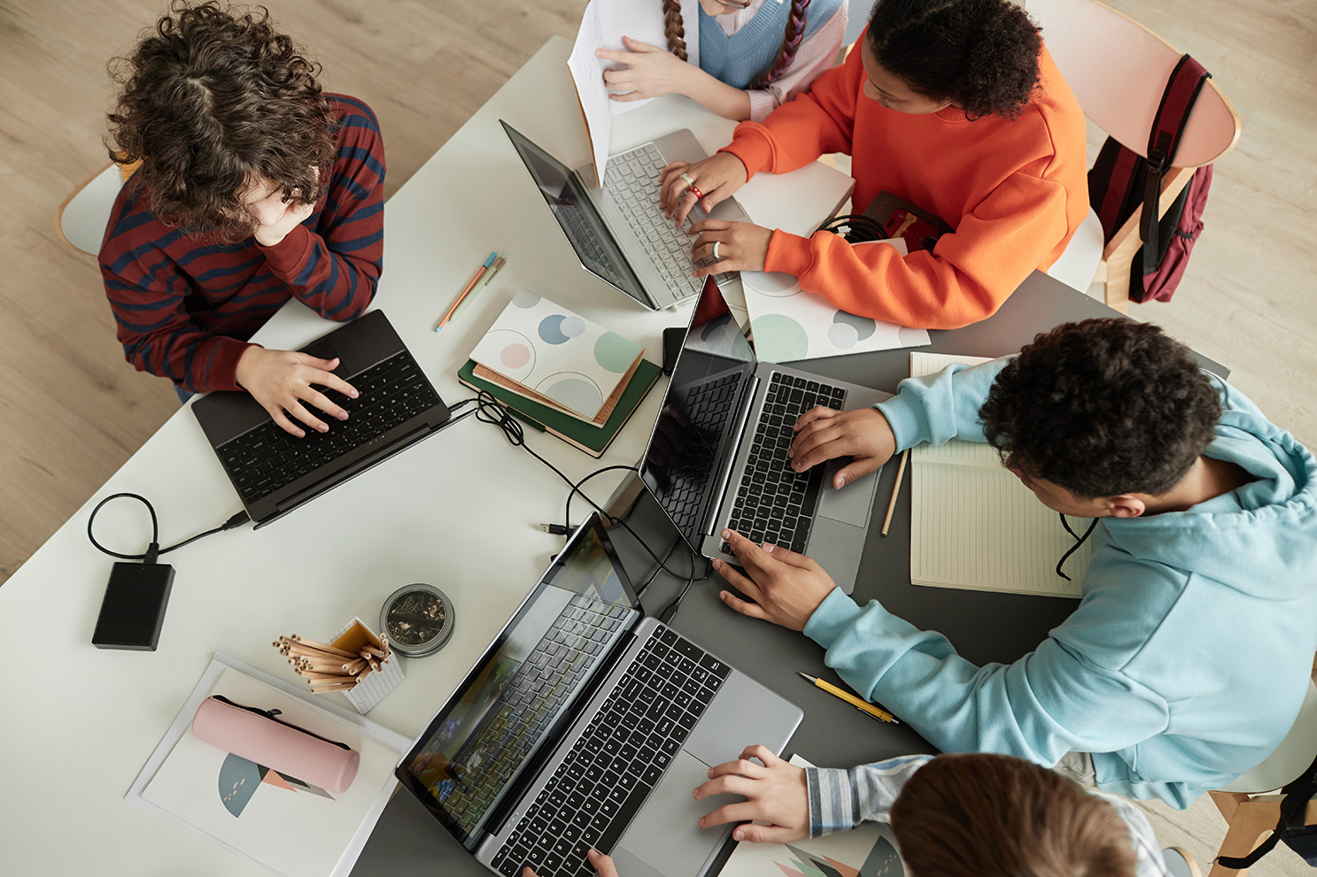 Einblick in die praktische ICT-Ausbildung bei Erlcom